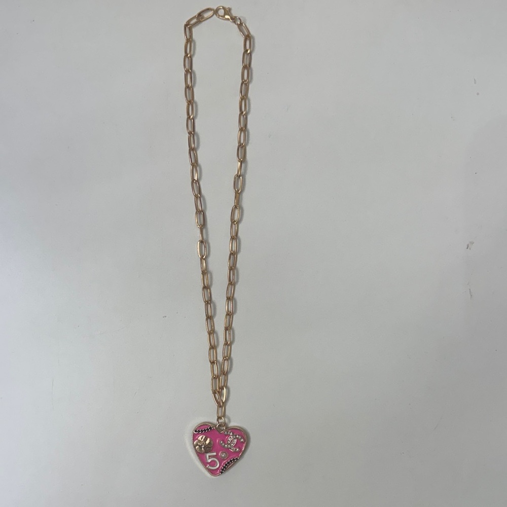 Gold Chain Necklace with Pink Heart Pendant. Fashion CC charm and necklace.